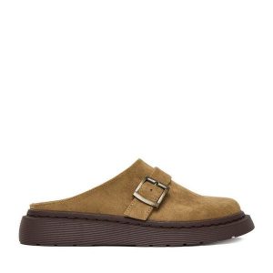 Klapki DeeZee. Brązowe klapki DeeZee, bez wzorów, bez obcasa. Za 139,99 zł.