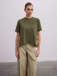 BGN Koszulka w kolorze khaki rozmiar: 38. Brązowe bluzki BGN, bez wzorów, bez kołnierzyka, bez ramiączek. Za 57,20 zł.