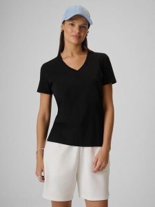 4F T-shirt regular gładki damski - czarny XXL. Czarne t-shirty 4f, uniwersalny, bez wzorów, z materiału, bez kołnierzyka, bez ramiączek. Za 49,99 zł.