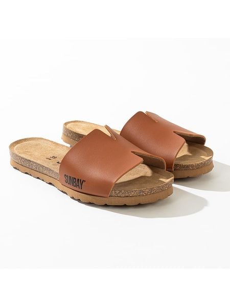 Sunbay Klapki "Djeelia" w kolorze jasnobrązowym rozmiar: 41. Brązowe klapki Sunbay, bez wzorów, z otwartym noskiem, bez obcasa. Za 105,63 zł.