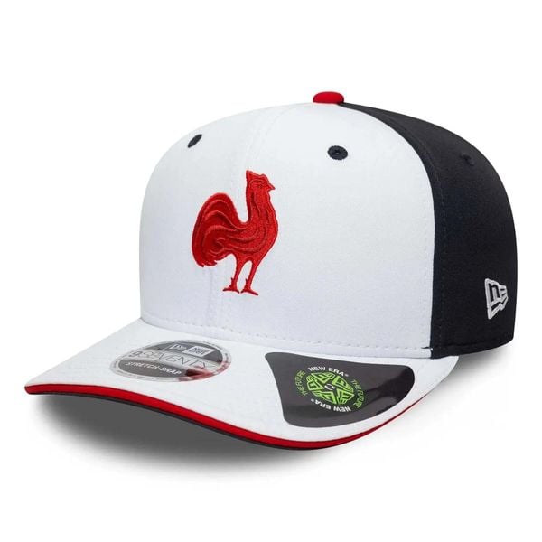 Czapka Trucker New Era 9Seventy. Białe czapki New Era, bez wzorów. W wyprzedaży za 127,50 zł.