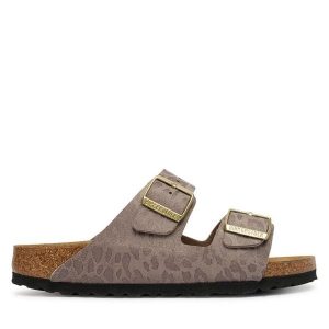 Klapki Birkenstock. Brązowe klapki Birkenstock, bez wzorów, bez obcasa. Za 449,99 zł.