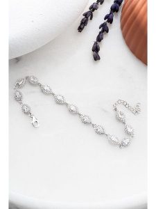 Lodie Silver Srebrna bransoletka z kamieniami ozdobnymi - dł. 17 cm rozmiar: onesize. Szare bransoletki Lodie Silver, z cyrkonią, srebrne. Za 173,99 zł.