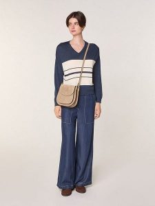 Rodier Wełniany sweter w kolorze granatowo-kremowym rozmiar: S. Brązowe swetry oversize Rodier, s, bez wzorów, z wełny, bez ramiączek. Za 252,99 zł.