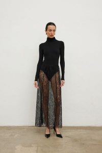 Spódnica koronkowa w kolorze BLACK- SERENE -S. Czarne spódnice Marsala, s, bez wzorów, z koronki, eleganckie, maxi. Za 149,90 zł.