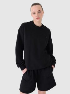 4F Bluza dresowa nierozpinana bez kaptura uniseks - czarna XS. Czarne bluzy 4f, xs, bez wzorów, z bawełny, bez kaptura. W wyprzedaży za 69,99 zł.