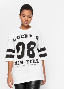 T-shirt oversize z czystej bawełny organicznej. Białe t-shirty bonprix, bez wzorów, z bawełny, bez kołnierzyka, bez ramiączek. Za 62,99 zł.