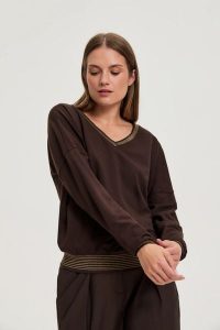 Bawełniana bluza brązowa. Brązowe bluzy MOODO, m, bez wzorów, z bawełny, bez kaptura. Za 99,99 zł.