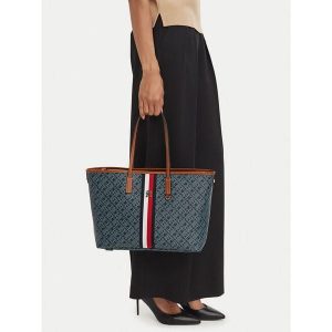 Torebka Tommy Hilfiger. Niebieskie shopper bag TOMMY HILFIGER, bez wzorów, bez dodatków. Za 764,99 zł.