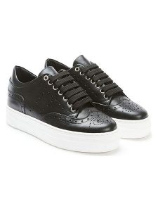 British Passport Skórzane sneakersy w kolorze czarnym rozmiar: 39. Czarne trampki British Passport, bez wzorów, bez zapięcia. Za 326,99 zł.