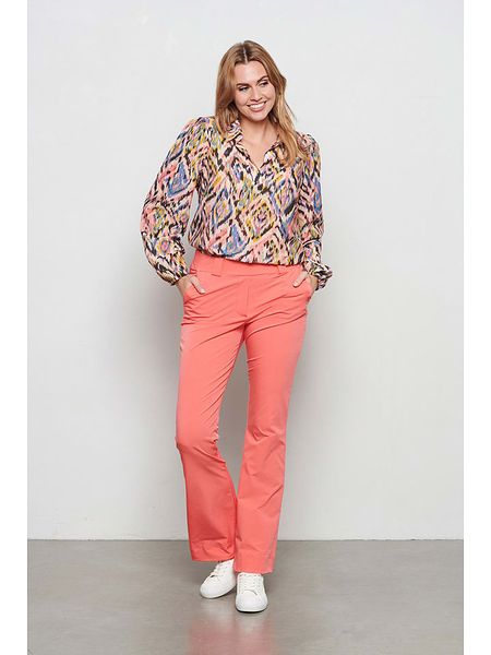 &Co Woman Spodnie "Penelope" w kolorze łososiowym rozmiar: M. Pomarańczowe spodnie z wysokim stanem &Co Woman, bez wzorów, z materiału, z podwyższonym stanem. Za 163,95 zł.