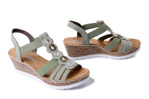 RIEKER 619B2-52 green, sandały damskie. Zielone sandały Rieker, bez wzorów, bez obcasa, na koturnie, bez zapięcia. Za 255,92 zł.