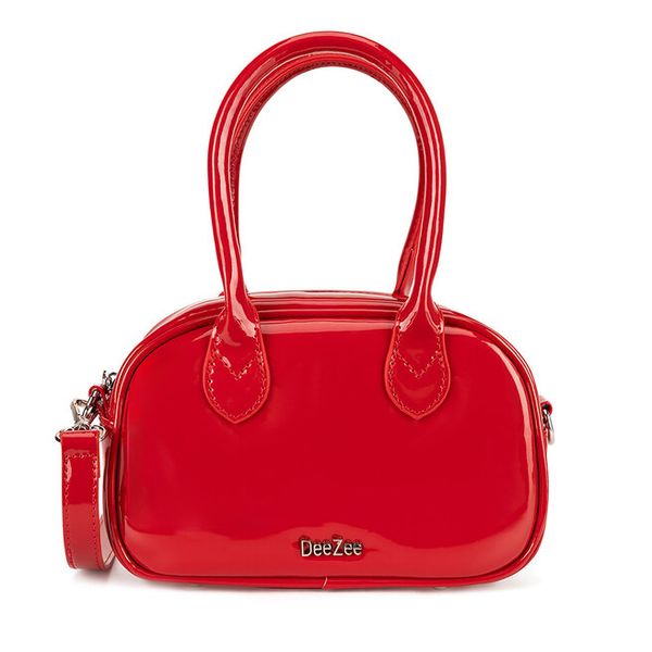 Torebka DeeZee. Czerwone kuferki DeeZee, bez wzorów, bez dodatków. Za 129,99 zł.