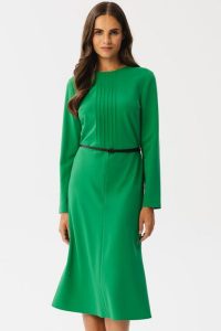 Elegancka sukienka w stylu retro zielona. Zielone sukienki Stylove, xxl, bez wzorów, eleganckie, bez kołnierzyka, bez ramiączek. Za 309,00 zł.