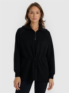 4F Bluza dresowa nierozpinana z modalem damska - czarna S. Czarne bluzy 4f, s, bez wzorów, z dresówki, bez kaptura. W wyprzedaży za 169,99 zł.