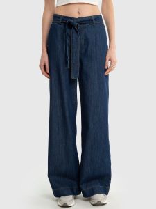 Jeansy damskie wide z paskiem granatowe Julii 550. Niebieskie jeansy Big Star, bez wzorów, z denimu, z podwyższonym stanem. Za 299,99 zł.