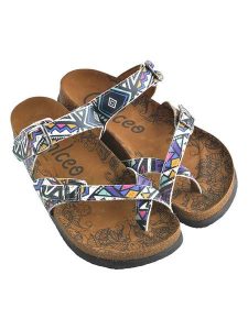 Calceo Japonki w ze wzorem rozmiar: 41. Klapki Calceo, bez wzorów, z materiału, z otwartym noskiem, bez obcasa. Za 157,73 zł.