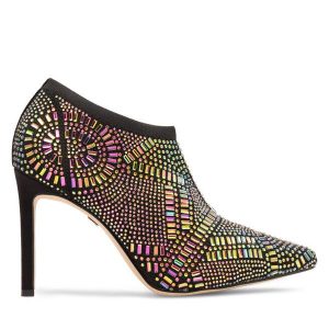 Botki Nine West. Czarne botki Nine West, bez wzorów, bez obcasa, na szpilce, bez zapięcia. Za 209,99 zł.