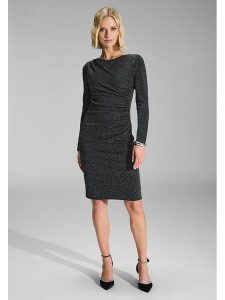 SWING Sukienka w kolorze czarnym rozmiar: 42. Czarne sukienki Swing, bez wzorów, bez kołnierzyka, bez ramiączek, midi. Za 262,95 zł.