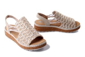 RIEKER 62741-60 beige, sandały damskie. Brązowe sandały Rieker, bez wzorów, bez obcasa, na koturnie, bez zapięcia. Za 271,92 zł.