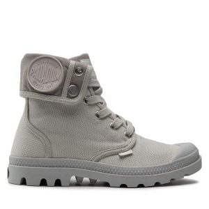 Trapery Palladium. Szare buty zimowe Palladium, bez obcasa, bez zapięcia. Za 279,99 zł.