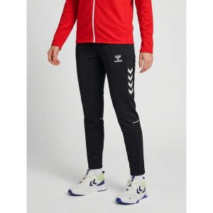 Damskie spodnie dresowe Hummel Core 2.0 Woven. Białe spodnie dresowe Hummel, bez wzorów, z dresówki. Za 270,50 zł.