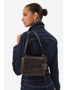 Armani Exchange Torebka XW001577 AF15774 U6032 Brązowy ciemny. Brązowe listonoszki Armani Exchange, bez wzorów, ze skóry, bez dodatków. Za 489,99 zł.