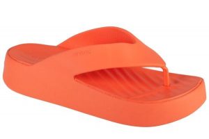 Japonki Dla Dorosłych Crocs Getaway Platform Flip. Czerwone klapki Crocs, bez wzorów, z materiału, bez obcasa. Za 139,99 zł.