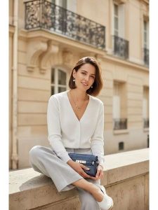 ASSUILI Kardigan w kolorze białym rozmiar: 40. Białe kardigany Assuili. Za 100,99 zł.