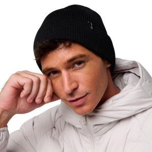 Czapka uniseks z wełny merynosów. Czarne czapki G-HEAT, bez wzorów, z wełny, sportowe. Za 129,45 zł.