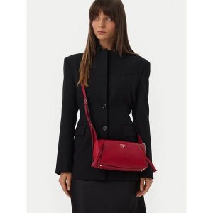Torebka Guess. Czerwone listonoszki Guess, z aplikacjami, bez dodatków. Za 544,99 zł.