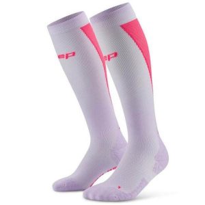 Damskie długie skarpety kompresyjne sportowe Core Ultralight CEP. Czerwone skarpetki CEP, bez wzorów, z elastanu. Za 229,00 zł.