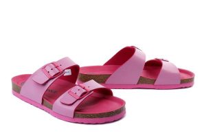 DR. BRINKMANN 700563-43 pink, klapki damskie. Czerwone klapki Dr. Brinkmann, bez wzorów, bez obcasa. Za 184,90 zł.