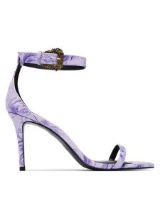 Versace Jeans Couture Sandały 80VA3S76 ZS366 Fioletowy. Fioletowe sandały Versace Jeans Couture, bez wzorów, z jeansu, bez obcasa, na szpilce, bez zapięcia. Za 553,99 zł.