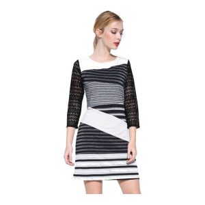 Desigual Kobiety Ubierają Vest Irlanda 17Wwvk59 2000 (Rozmiar Xs). Spódnice marki Desigual. W wyprzedaży za 175,00 zł.