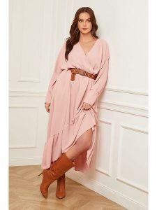Plus Size Company Sukienka w kolorze jasnoróżowym rozmiar: 44. Różowe sukienki Plus Size Company, plus size, bez wzorów, ze skóry, klasyczne, bez kołnierzyka, plus size, bez ramiączek, maxi, rozkloszowane. Za 74,28 zł.