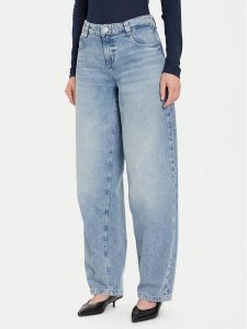 Guess Jeansy W5BA2L D0742 Niebieski Baggy Fit. Niebieskie jeansy Guess, z aplikacjami, z bawełny. Za 519,99 zł.