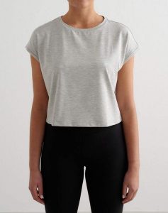 Damski top treningowy ultramiękki second skin, szybkoschnący Soft Basic szary. Szare topy AIM'N, l, bez wzorów, z elastanu, klasyczne, bez kołnierzyka, bez ramiączek. Za 121,60 zł.