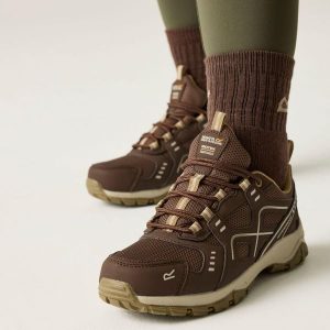 Buty damskie Lady Vendeavour. Brązowe buty trekkingowe Regatta, bez zapięcia. W wyprzedaży za 219,99 zł.