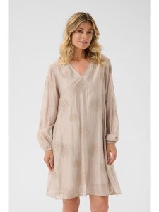 Kaffe Sukienka w kolorze beżowym rozmiar: 40. Brązowe sukienki Kaffe, na co dzień, z aplikacjami, bez kołnierzyka, bez ramiączek, midi, proste. Za 173,99 zł.