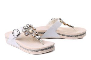 RIEKER V1461-90 silver/platinum, klapki japonki damskie. Brązowe klapki Rieker, bez wzorów, bez obcasa. Za 287,92 zł.