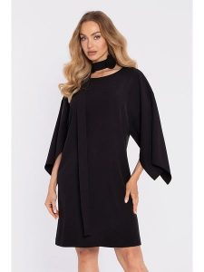 Made of emotion Sukienka w kolorze czarnym rozmiar: XL. Czarne sukienki Made Of Emotion, xl, bez wzorów, z tkaniny, bez kołnierzyka, bez ramiączek, mini. Za 244,99 zł.