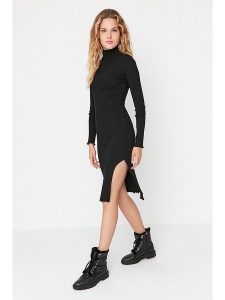 Trendyol Sukienka w kolorze czarnym rozmiar: XL. Czarne sukienki Trendyol, xl, bez wzorów, bez kołnierzyka, bez ramiączek, midi. Za 52,99 zł.