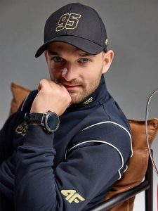 4F Czapka z daszkiem uniseks 4F x Bartosz Zmarzlik - czarna L/XL. Czarne czapki 4f, bez wzorów, z elastanu, sportowe. Za 119,99 zł.