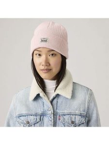 Levi's Czapka beanie w kolorze jasnoróżowym rozmiar: onesize. Różowe czapki Levi's®, bez wzorów, z bawełny. Za 88,85 zł.