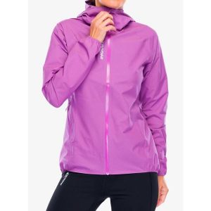 Kurtka do biegania damska Inov-8 Stormshell V2. Fioletowe kurtki Inov-8, na zimę, bez wzorów, bez kaptura. Za 592,99 zł.