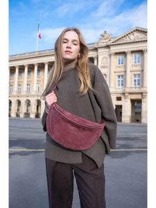 Maison héritage PARIS Skórzana saszetka "Rachel" w kolorze bordowym - 34 x 17 x 10 cm rozmiar: onesize. Czerwone nerki i saszetki Maison héritage PARIS, bez wzorów, z materiału. Za 260,99 zł.