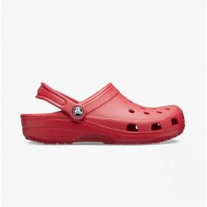 Klapki Crocs Classic. Czerwone klapki Crocs, bez wzorów, bez obcasa. Za 129,99 zł.