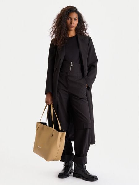 Patrizia Pepe Torebka 2B0130/L148-B775 Beżowy. Brązowe shopper bag Patrizia Pepe, bez wzorów, ze skóry, bez dodatków. Za 720,99 zł.