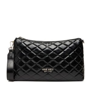 Torebka Nine West. Czarne listonoszki Nine West, bez wzorów, bez dodatków. Za 179,99 zł.